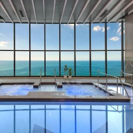 Surfers Paradise New Beachfront Apartments Gold Coast Eksteriør bilde