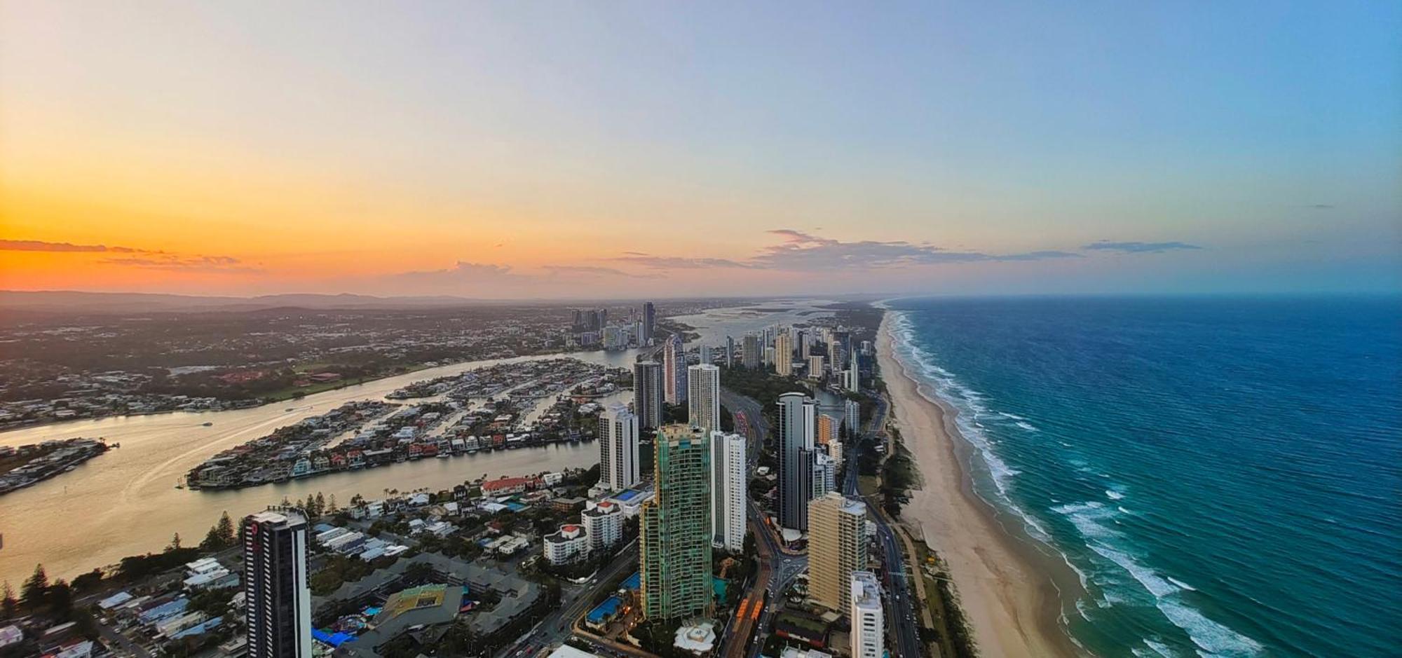 Surfers Paradise New Beachfront Apartments Gold Coast Eksteriør bilde